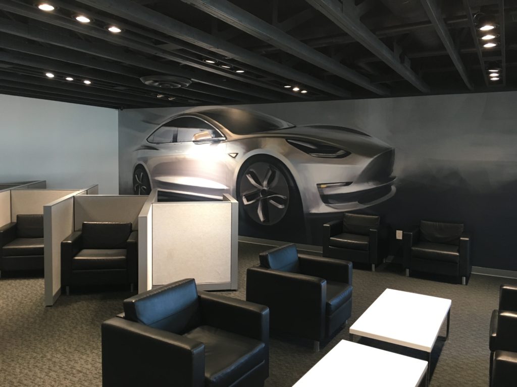 Tesla Kettleman City - lounge